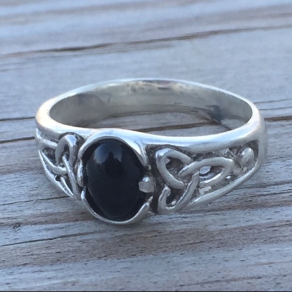 Wellstone Jewelry Jewelry - Celtic Triskele Ring .925 Sterling Silver w/ genuine black Onyx gem Made in USA